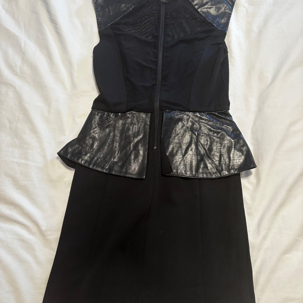 Dress - Picture 3 of 4